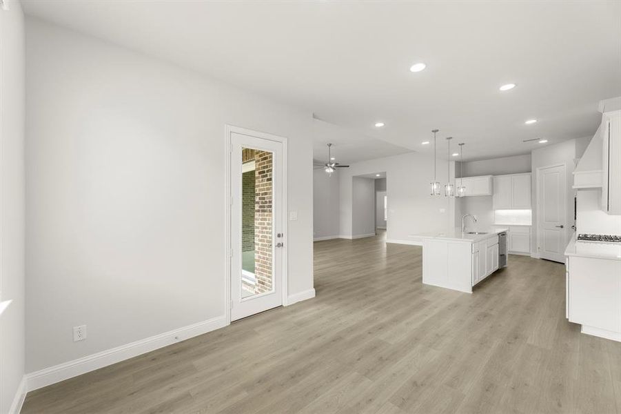 17. 2009 Morris - Dining (2)