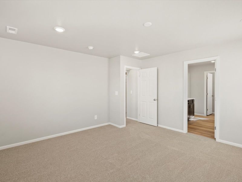 Spacious, unfurnished interior of a new home in Revere at Johnstown, Johnstown (Image 13).