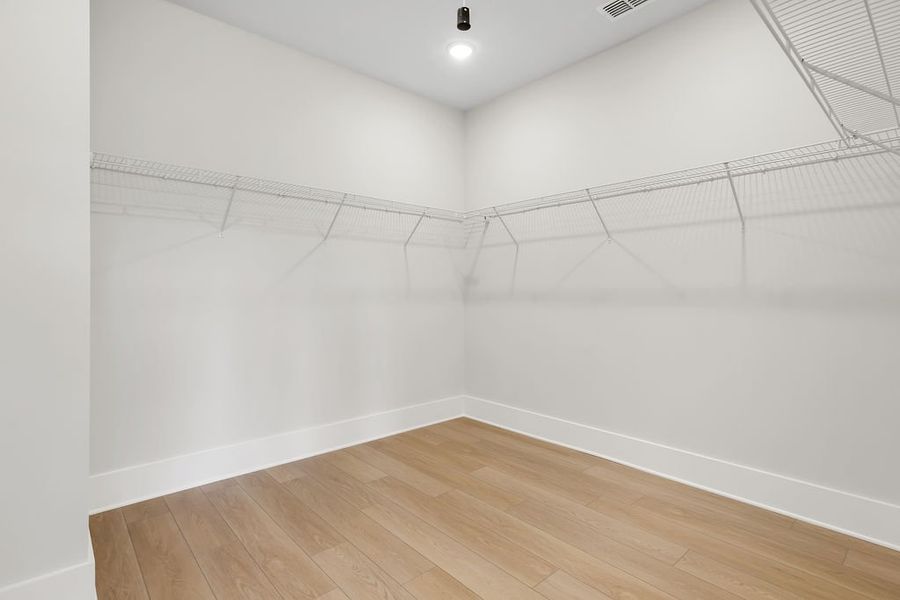 Spacious, unfurnished interior of a new home in Echo Park, Suwanee (Image 27). Spacious, unfurnished interior of a new home in Echo Park, Suwanee (Image 27).