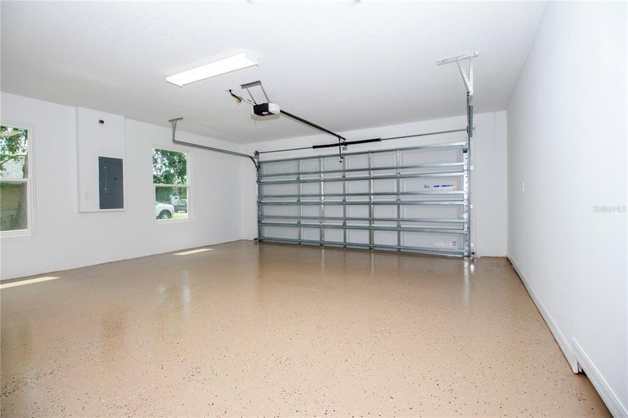 Spacious, unfurnished interior of a new home in , Spring Hill (Image 39).