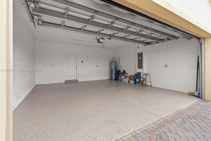 Spacious, unfurnished interior of a new home in , Fort Pierce (Image 37).