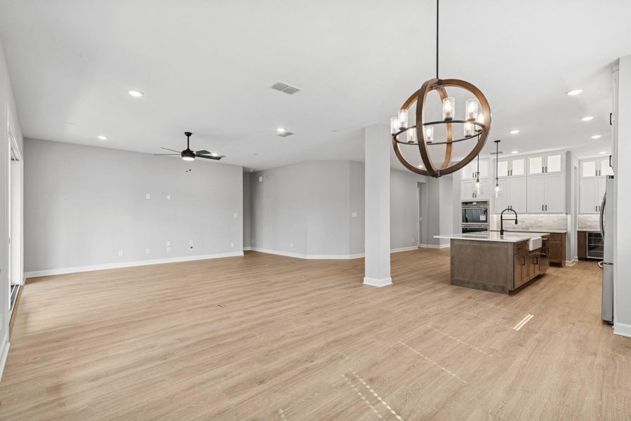 Spacious, unfurnished interior of a new home in The Meadows at Imperial Oaks, Conroe (Image 28).