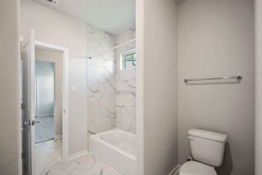 Furnished interior view inside a new home in ARTAVIA 55' Lots, Conroe (Image 18). Furnished interior view inside a new home in ARTAVIA 55' Lots, Conroe (Image 18).