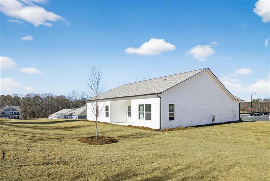 Exterior details and patio area of a home in Jones Ridge, Dallas (Image 28).