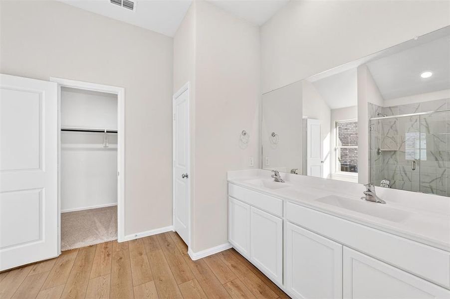 Furnished interior view inside a new home in Verandah, Royse City (Image 9).