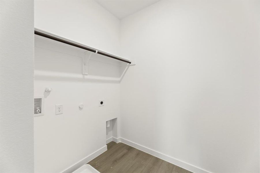 Spacious, unfurnished interior of a new home in Sereno Oaks at Buckner Terrace, Dallas (Image 26).