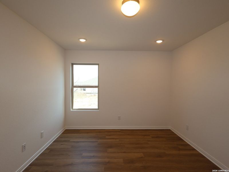 Spacious, unfurnished interior of a new home in Chaparral Ranch, Floresville (Image 24).