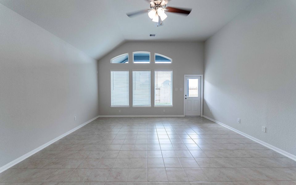 Spacious, unfurnished interior of a new home in Canterra Creek, Iowa Colony (Image 21). Spacious, unfurnished interior of a new home in Canterra Creek, Iowa Colony (Image 21).