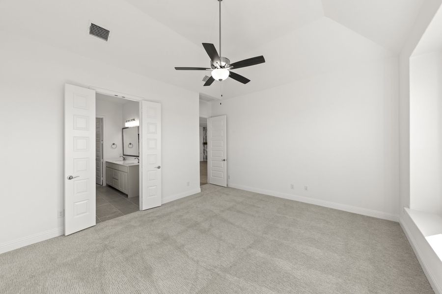 Representative unfurnished interior of a home built from the Rockport by Windsor Homes in Anna Town Square, Anna (Image 24).