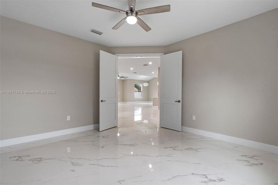 Spacious, unfurnished interior of a new home in , St. Cloud (Image 16).