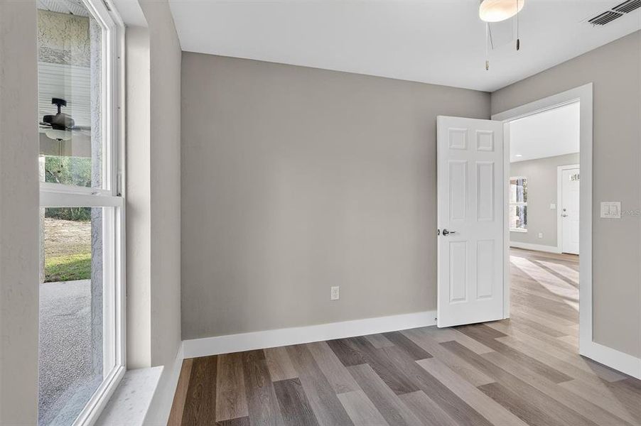 Spacious, unfurnished interior of a new home in , Citrus Springs (Image 32).