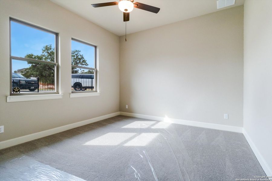 Spacious, unfurnished interior of a new home in Johnson Ranch, Bulverde (Image 26).