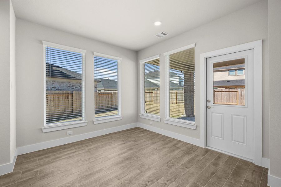 Spacious, unfurnished interior of a new home in Barton Creek Ranch, Conroe (Image 16). Spacious, unfurnished interior of a new home in Barton Creek Ranch, Conroe (Image 16).