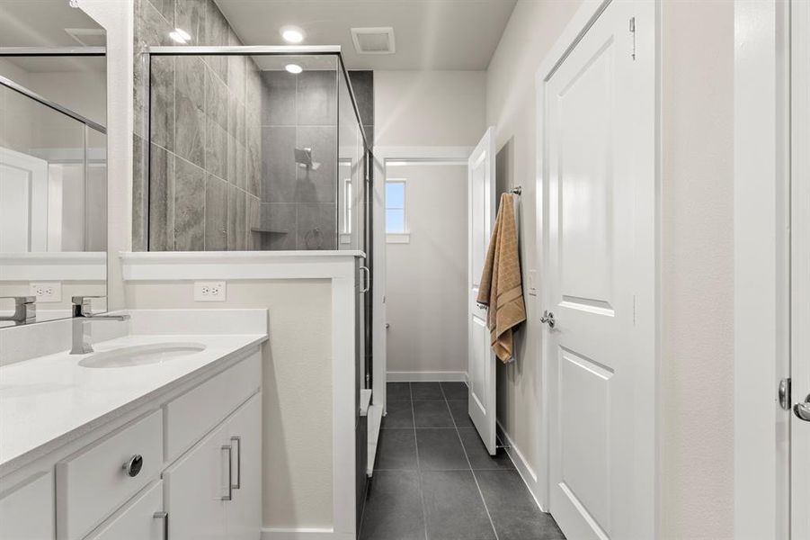 9015 Indianola_2540_Coral_Bath (4)