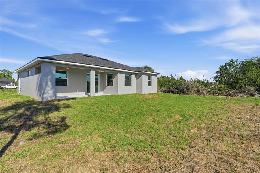 Exterior details and patio area of a home in , Lehigh Acres (Image 4).