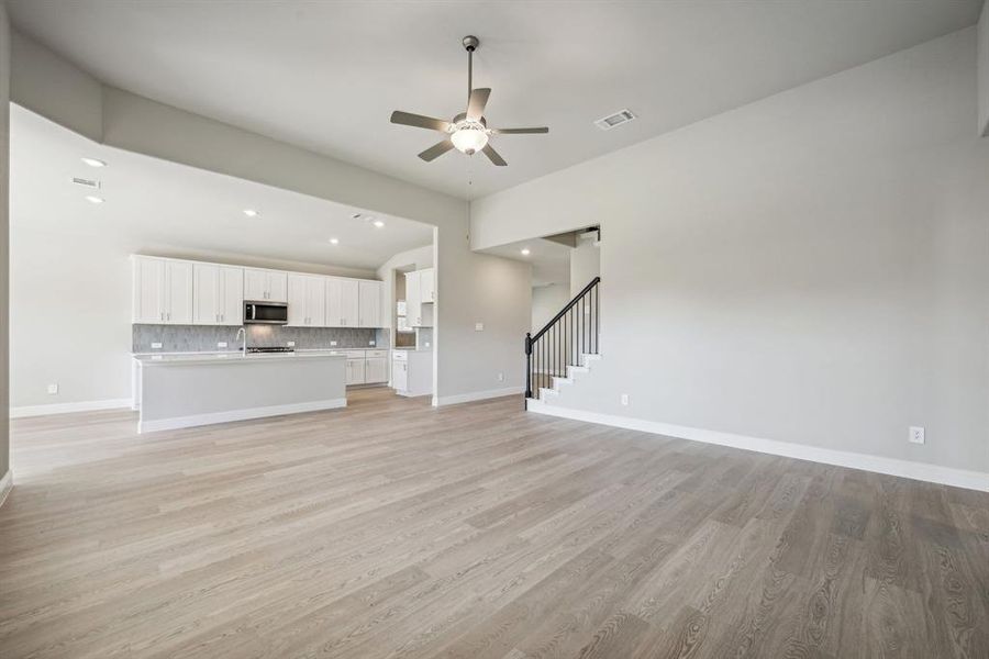 Photo is not of the actual home, but is an inspirational photo of builder’s model home and may depict options, furnishings, and/or decorator features that are not included. Photo is not of the actual home, but is an inspirational photo of builder’s model home and may depict options, furnishings, and/or decorator features that are not included.