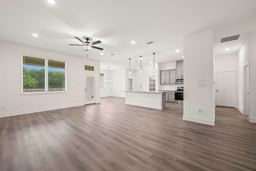 Spacious, unfurnished interior of a new home in Liberty Oaks, Waco (Image 8). Spacious, unfurnished interior of a new home in Liberty Oaks, Waco (Image 8).