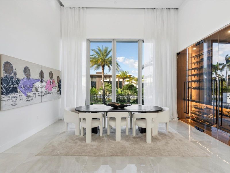 Furnished interior view inside a new home in , Plantation (Image 14).