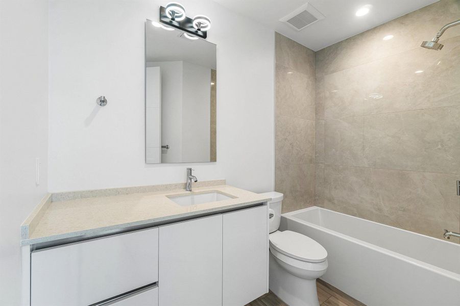 Image 47 of a home in .