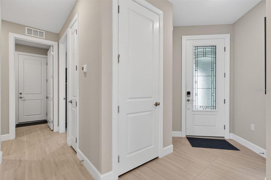 Spacious, unfurnished interior of a new home in , Englewood (Image 24).