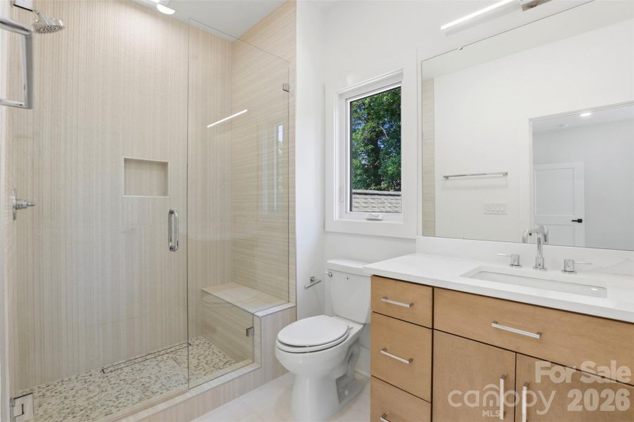 3rd bedroom bath