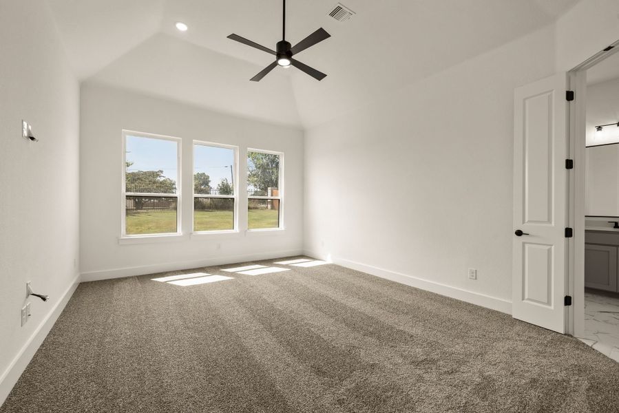 Spacious, unfurnished interior of a new home in Highland Oaks, Boyd (Image 29).
