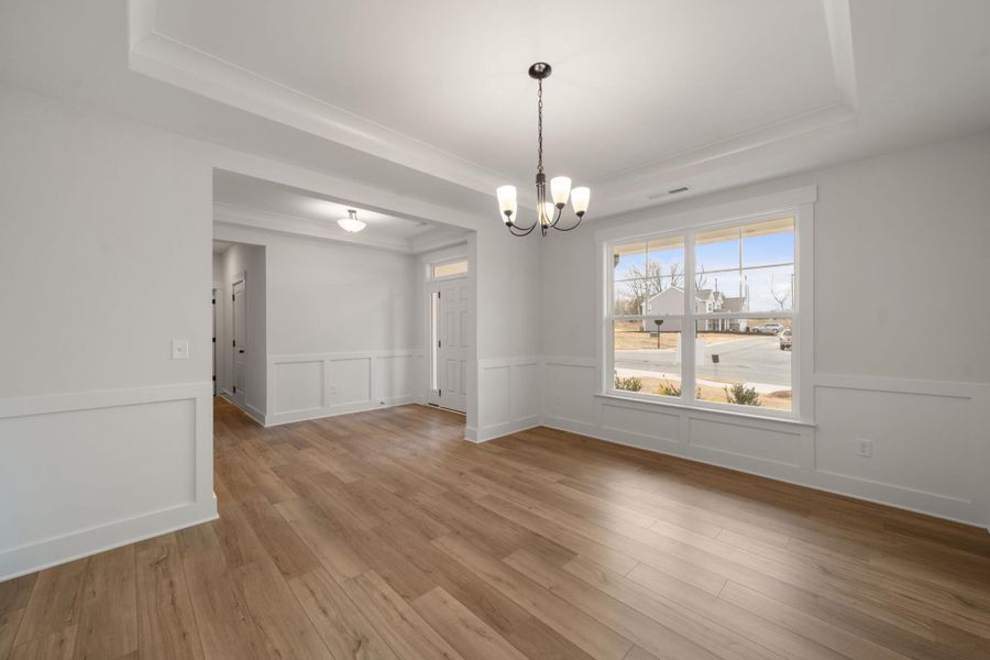 Spacious, unfurnished interior of a new home in Wexford, Elon (Image 24).