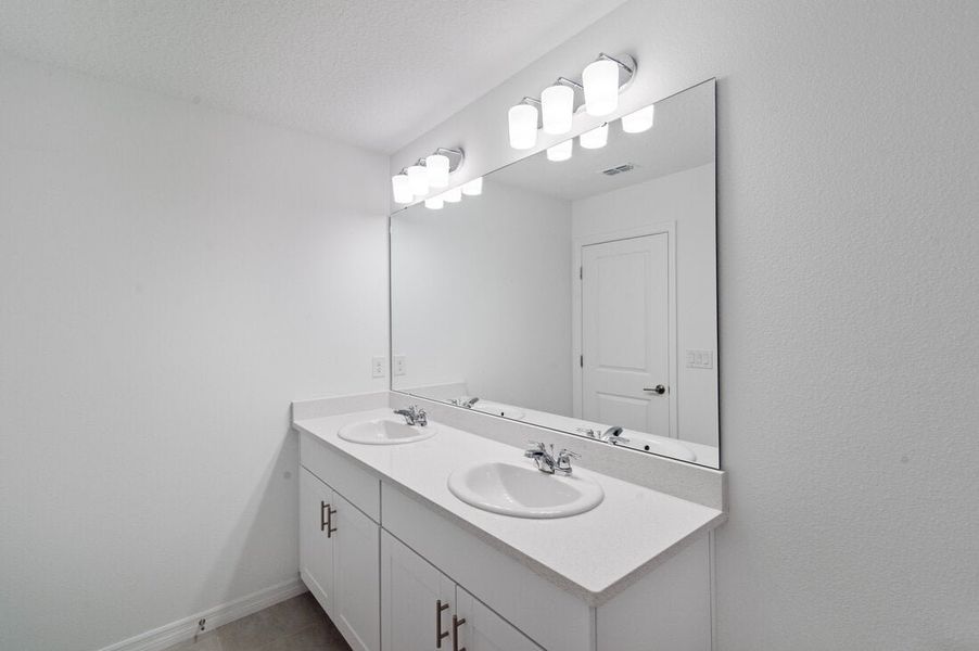 Furnished interior view inside a new home in Waterstone Townhomes, Groveland (Image 9). Furnished interior view inside a new home in Waterstone Townhomes, Groveland (Image 9).