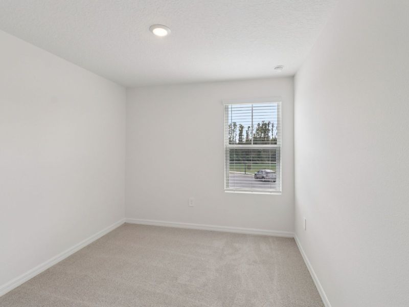 Spacious, unfurnished interior of a new home in Cagan Crossings West, Clermont (Image 12).
