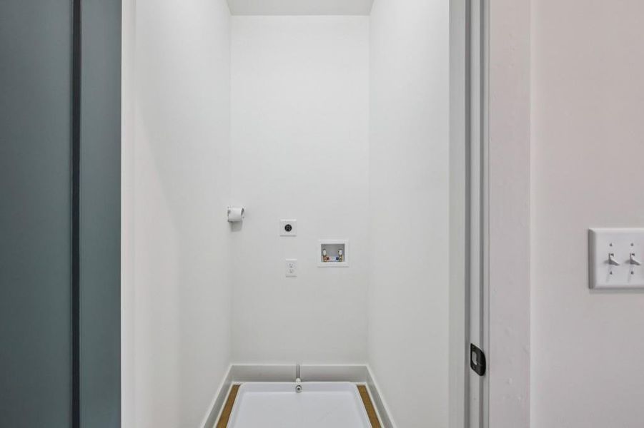 Spacious, unfurnished interior of a new home in , Atlanta (Image 26).