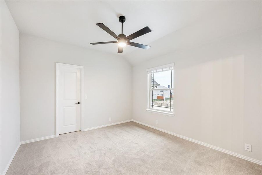 Spacious, unfurnished interior of a new home in Villages of Walnut Grove, Midlothian (Image 30).