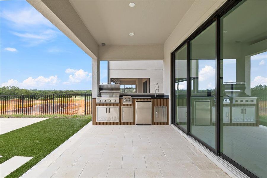 Exterior details and patio area of a home in , Montverde (Image 45).