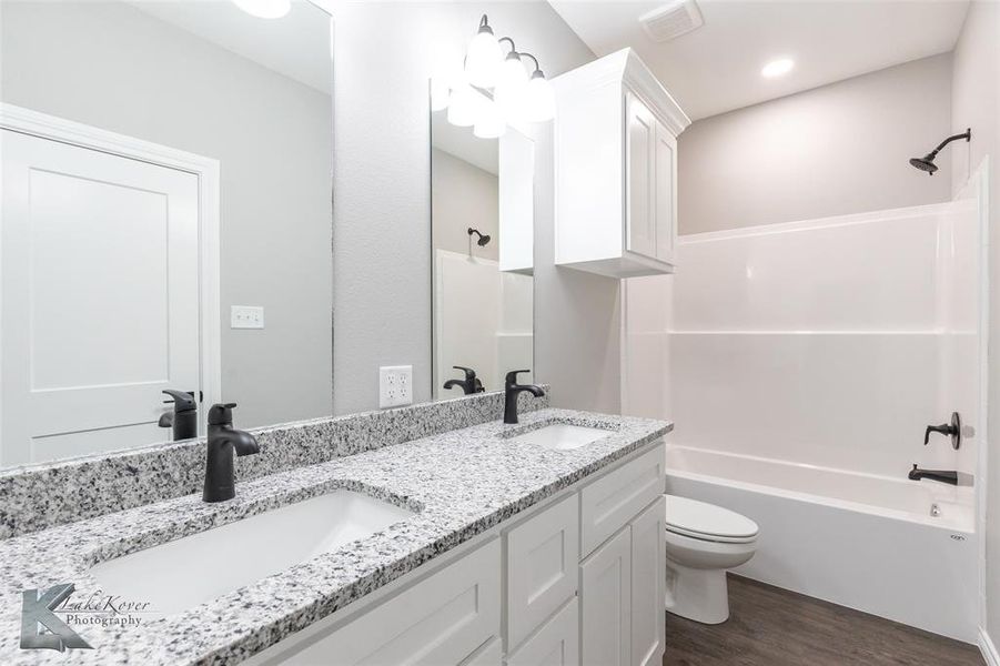 Furnished interior view inside a new home in , Abilene (Image 10).