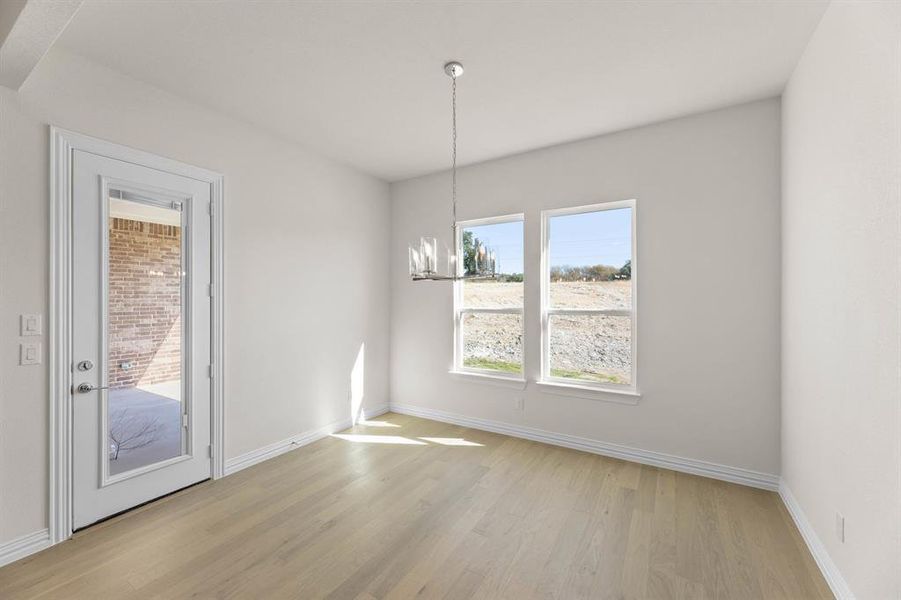 325 Slimp-Dining-1 325 Slimp-Dining-1