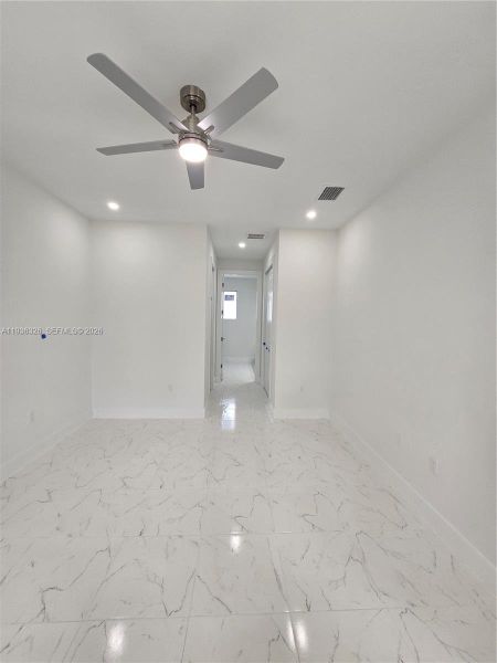 Spacious, unfurnished interior of a new home in , Lehigh Acres (Image 23).