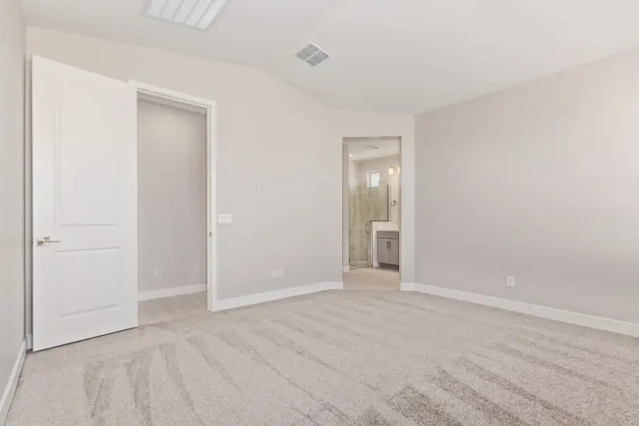 Spacious, unfurnished interior of a new home in Estrella, Goodyear (Image 13).