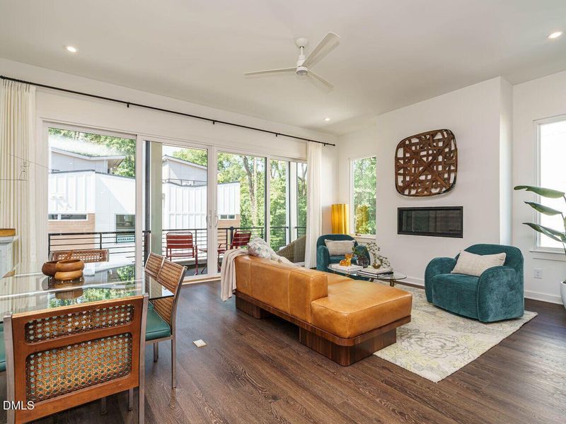 014-1280x960-living-dining