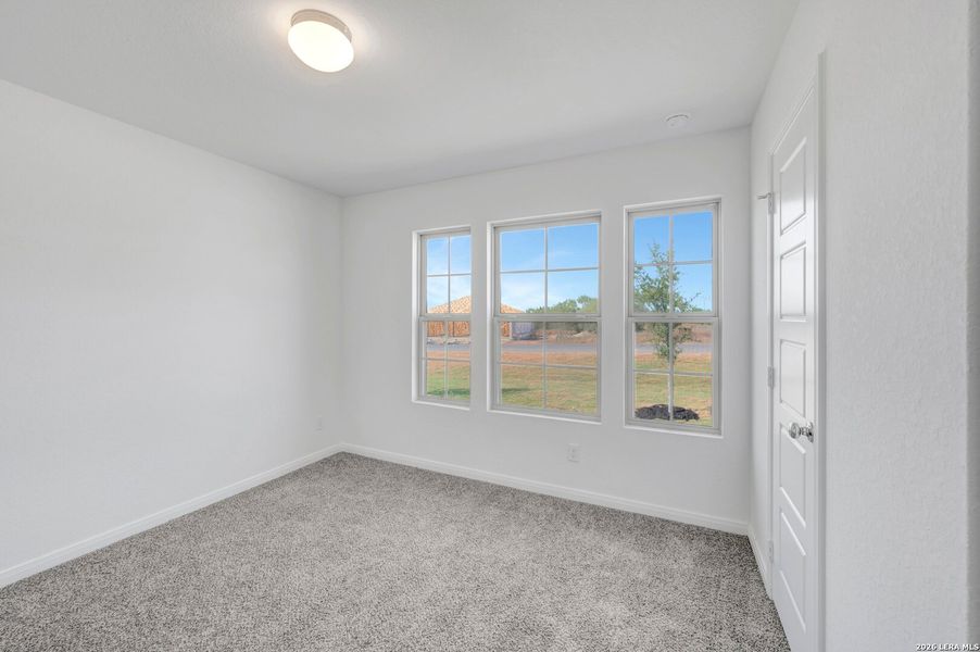 Spacious, unfurnished interior of a new home in Chaparral Ranch, Floresville (Image 20).