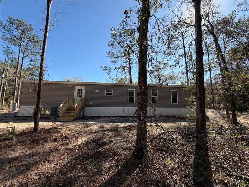 Exterior details and patio area of a home in , Crystal River (Image 20).