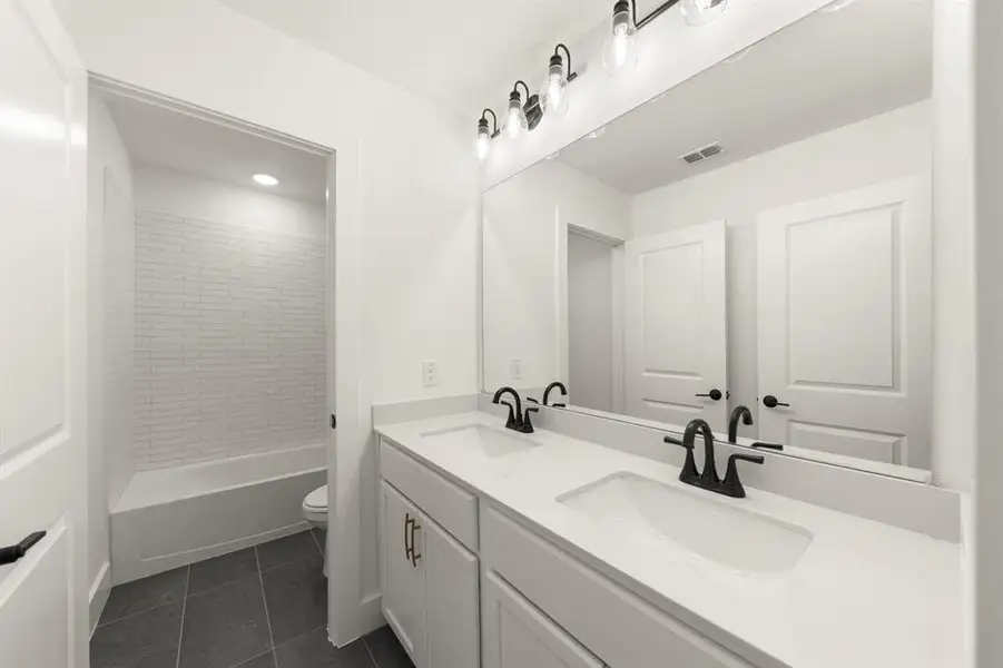 23. 2951 Andesite - 3RD Bath 23. 2951 Andesite - 3RD Bath