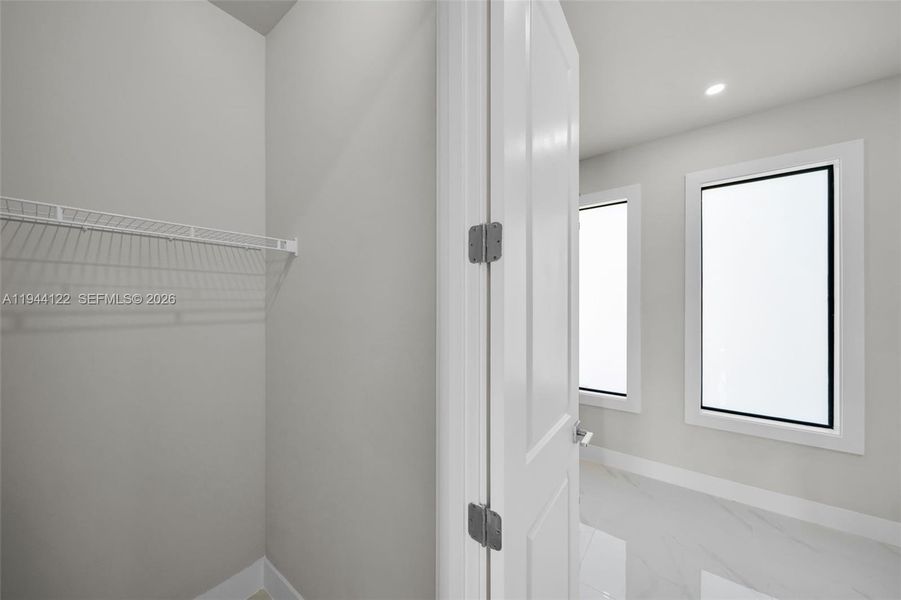 Spacious, unfurnished interior of a new home in , Lehigh Acres (Image 31).