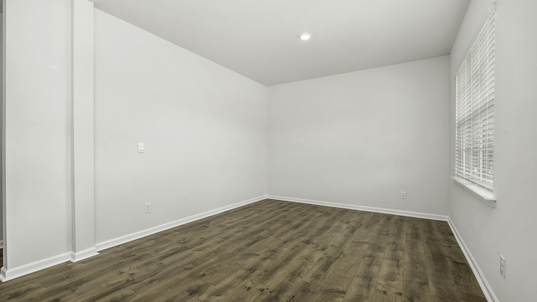 Spacious, unfurnished interior of a new home in Forest Creek, Winston-Salem (Image 13).