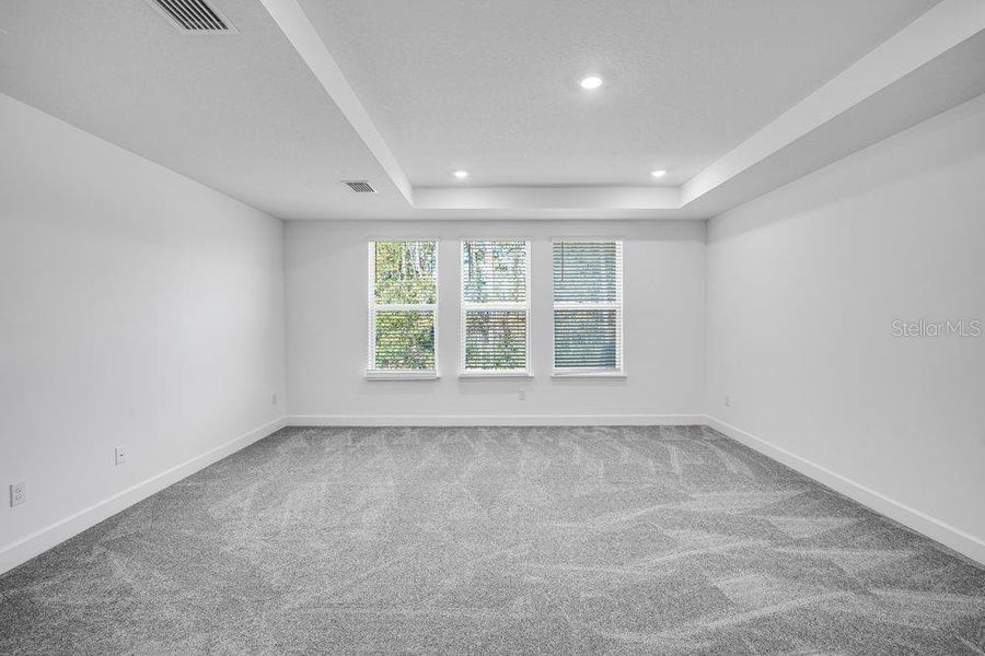 Spacious, unfurnished interior of a new home in Hammock at Two Rivers, Zephyrhills (Image 17).