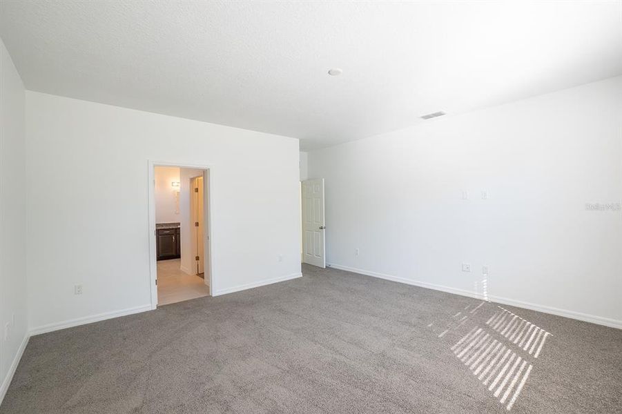 Spacious, unfurnished interior of a new home in , Palm Coast (Image 21).