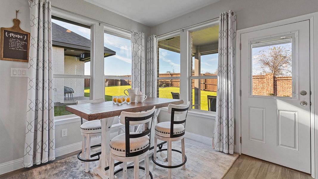 Representative furnished interior of a home built from the Valley spring by D.R. Horton in Lakeview Pointe, Grand Prairie (Image 10).