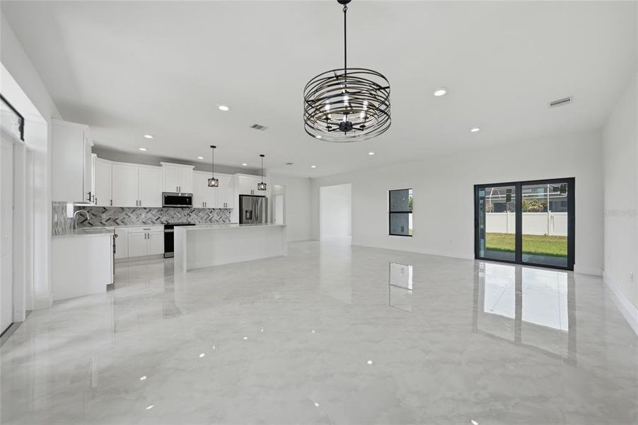 Spacious, unfurnished interior of a new home in , Englewood (Image 16).