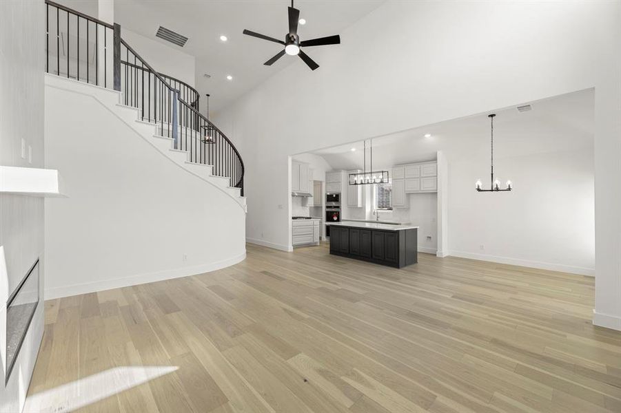 08. 2407 Parkway - Family (3)