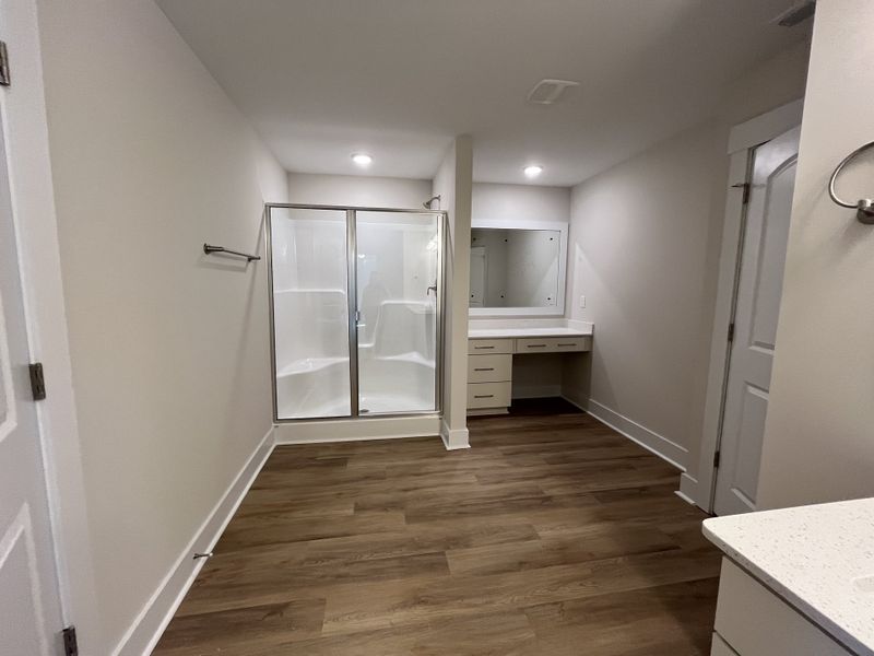 Spacious, unfurnished interior of a new home in River Tide Farms, Bolivia (Image 25).