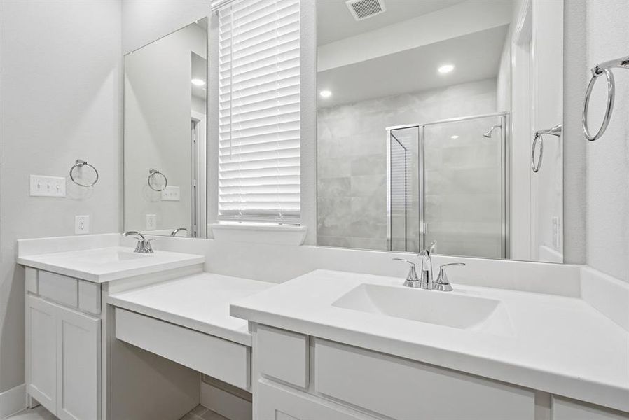 Furnished interior view inside a new home in Sandbrock Ranch, Aubrey (Image 10).