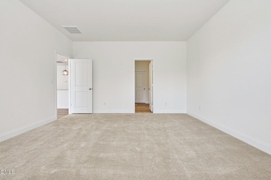 24-web-or-mls-Favored Ave-S2002-024 24-web-or-mls-Favored Ave-S2002-024